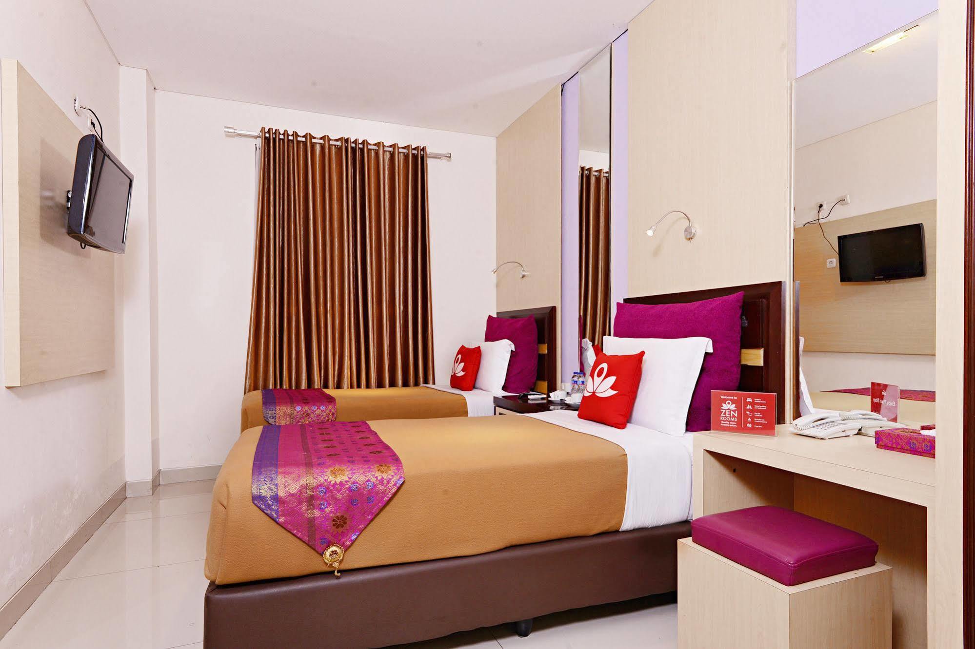 Zen Rooms Riau Natuna Bandung Exterior photo