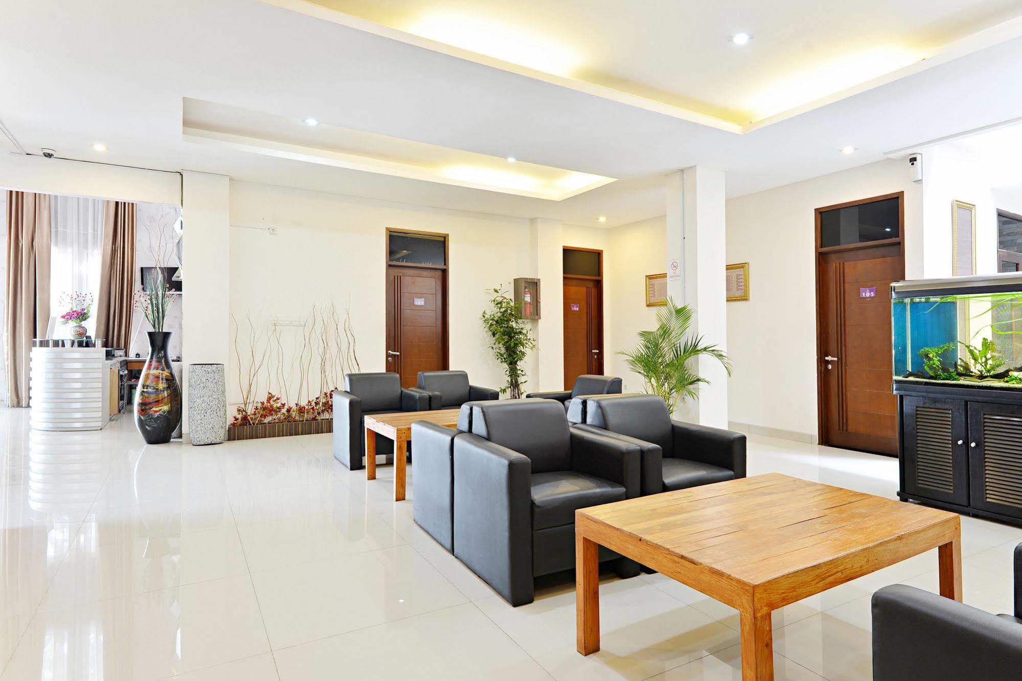 Zen Rooms Riau Natuna Bandung Exterior photo