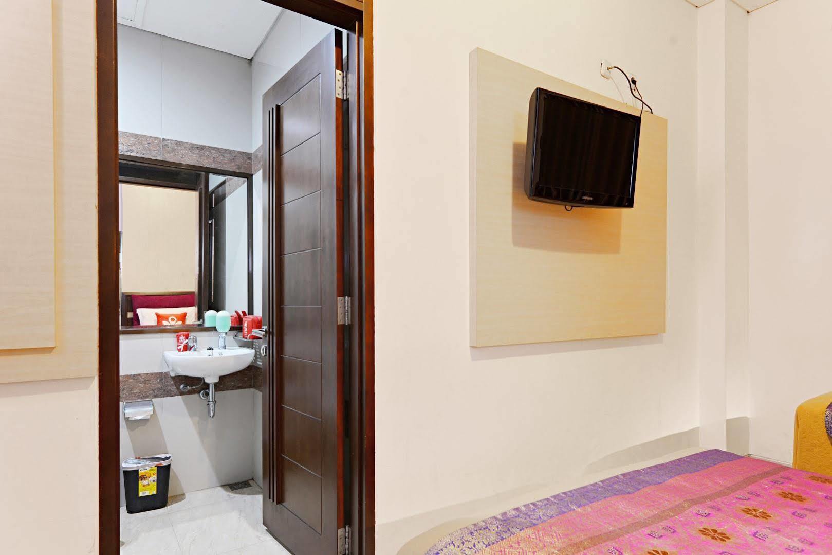 Zen Rooms Riau Natuna Bandung Exterior photo